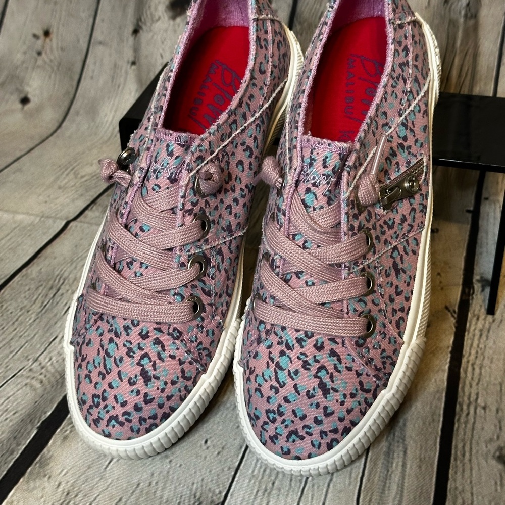 🌸NEW🌸 Blowfish Kids Canvas Sneakers - Picture 2 of 5